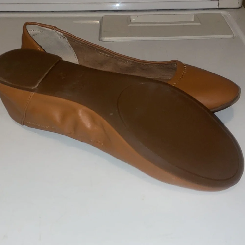 Major sale $15 was $30 New Amazon Essentials camel color ballet flat size 10
